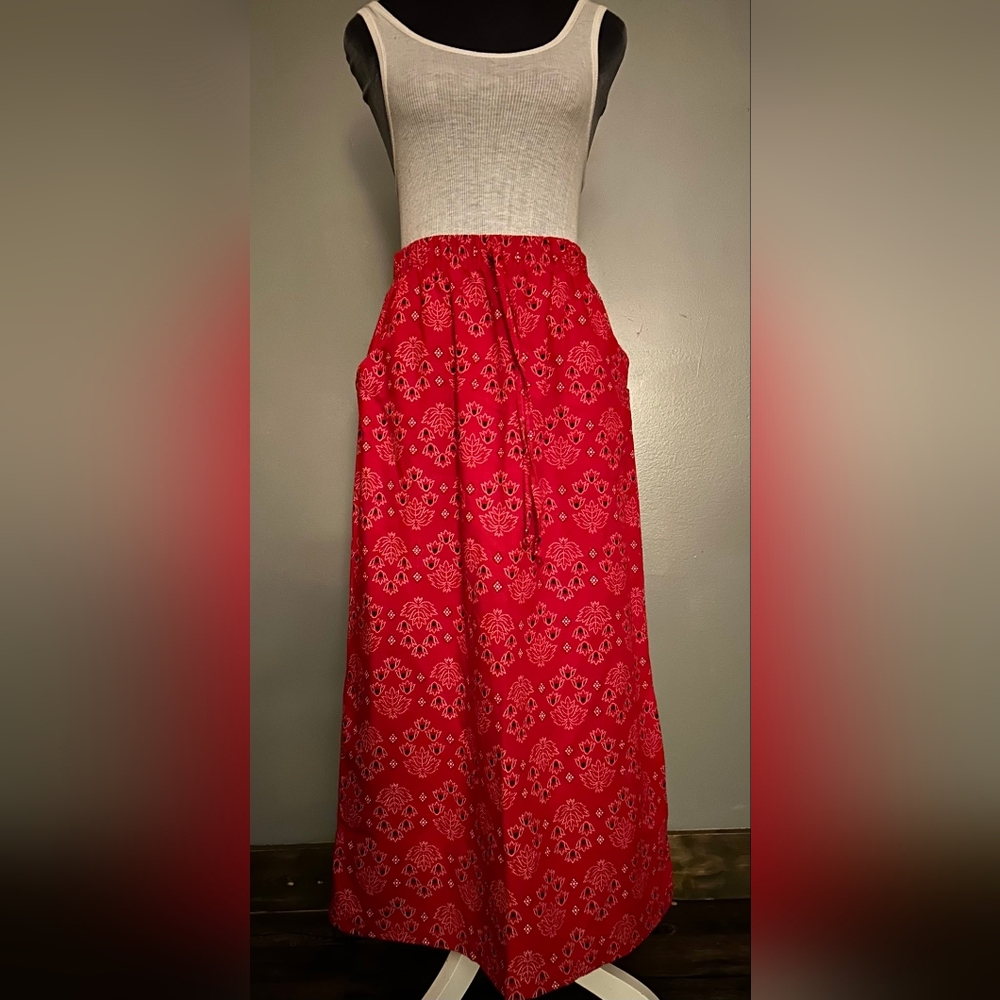 Vintage Two Twenty Red Floral Leaf Skirt, Stretchy Waist, Size Medium
